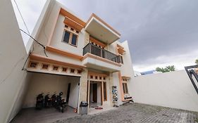 RedDoorz at Meruya Utara